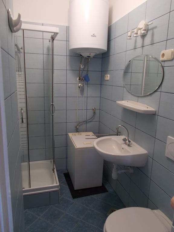 Liliom Apartments Balatonfuered Værelse billede