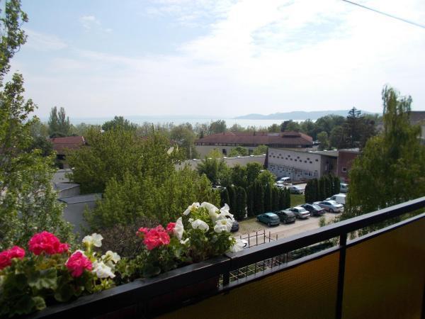 Liliom Apartments Balatonfuered Eksteriør billede